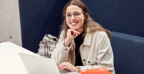 Emma, Ergoterapeut