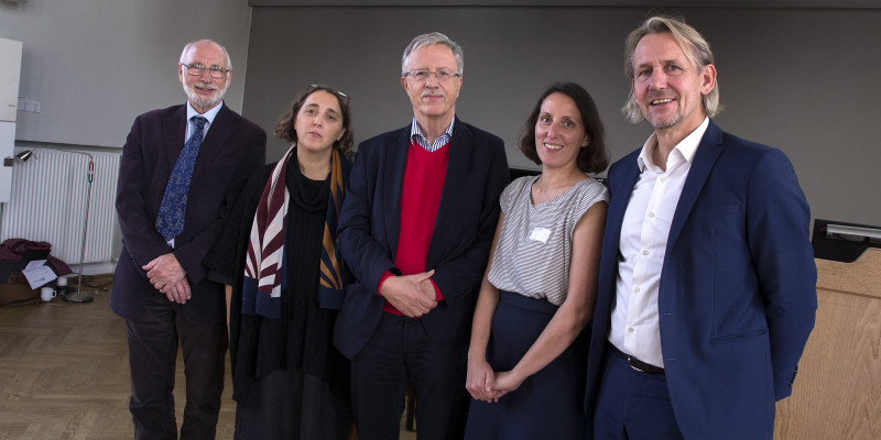 Oplægsholdere Prof. Michael Byram, Lektor Petra Daryai-Hansen og Dr. Georg Gombos sammen med Camilla Hansen og Alexander von Oettingen.